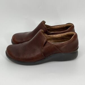 CLARKS Shoes Women 7 Brown Leather Unstructured Slip On Loafer Clog